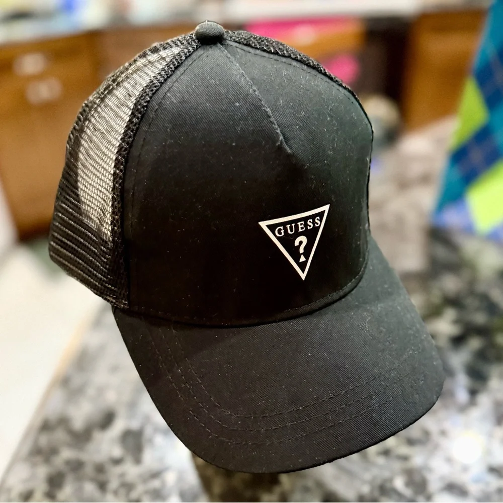 Guess trucker baseball cap. NWT Black with white lettering on front - Picture 13 of 15